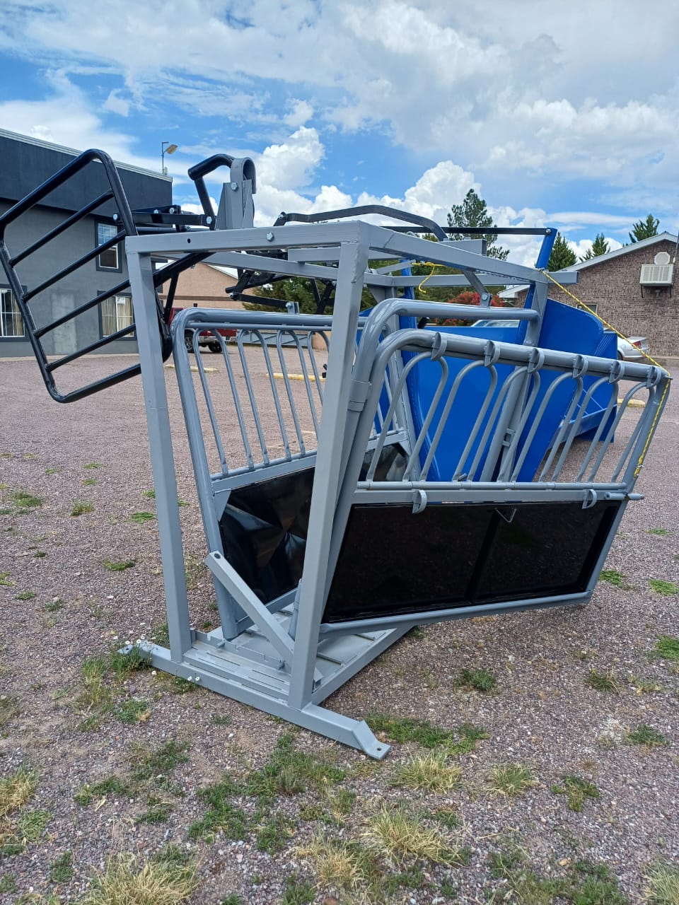 Economic Manual Chute thumbnail 3