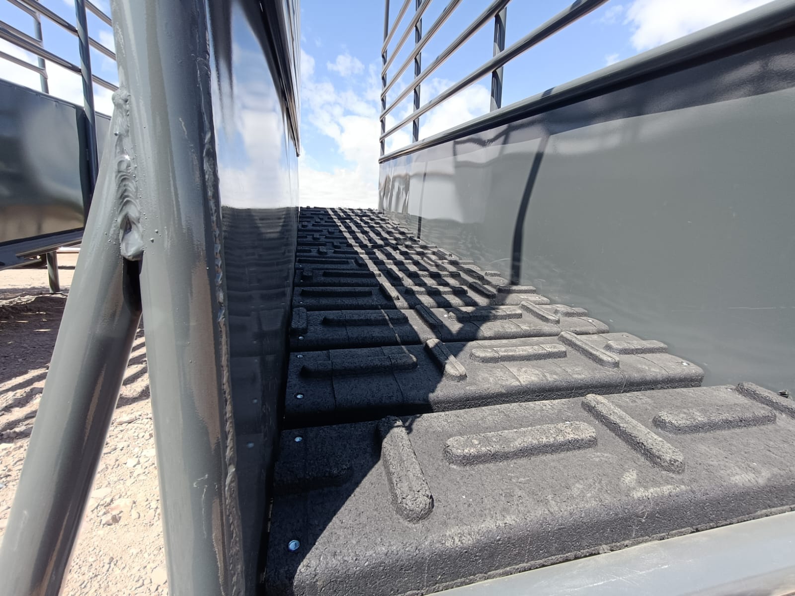 Cattle Loading Chute thumbnail 3